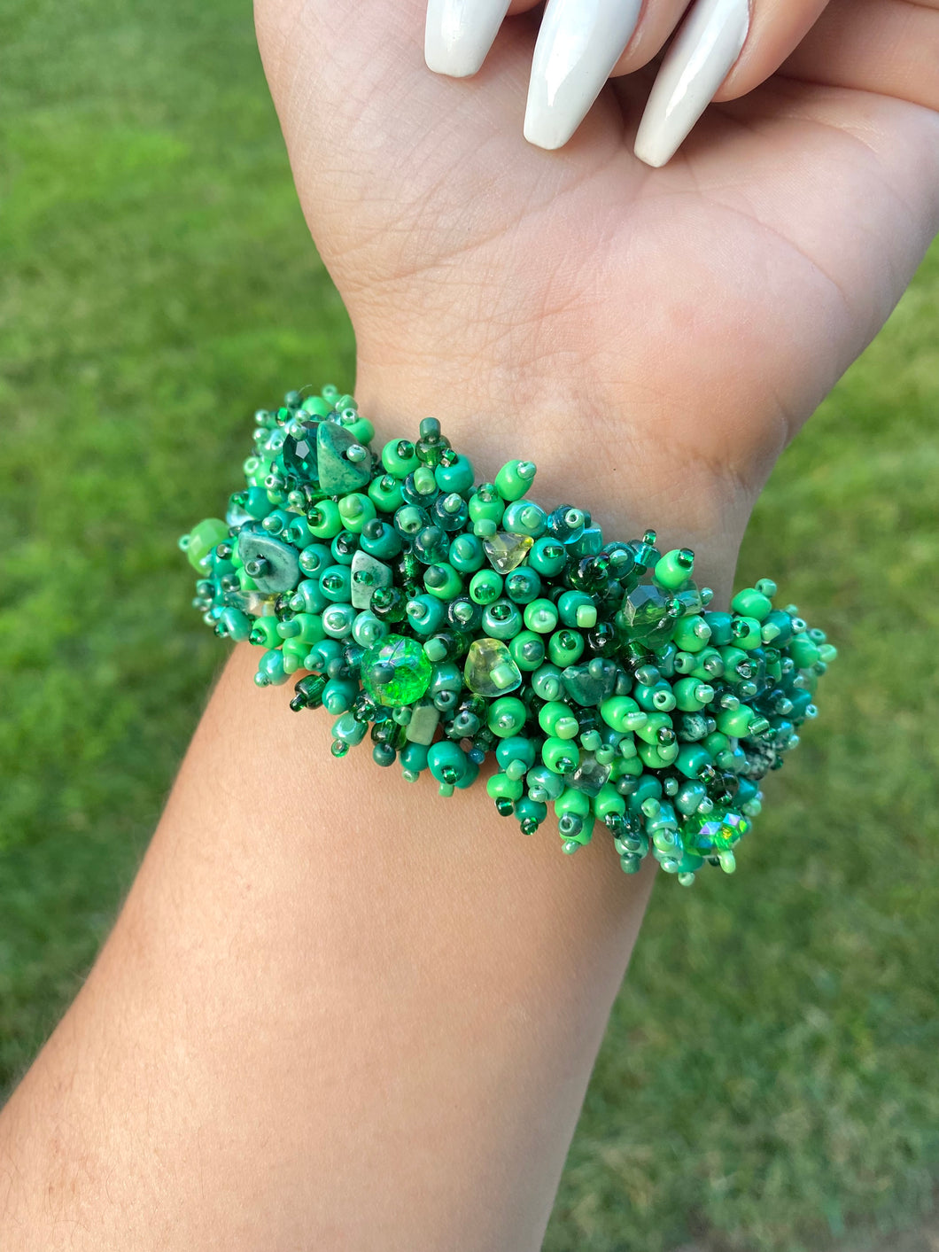 Crystal seed beaded bracelet (green)