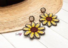 Load image into Gallery viewer, Sunflower Earring (0021)
