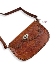 Load image into Gallery viewer, Chedron - Leather Purse
